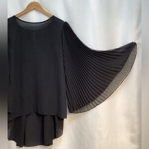 Vince Camuto black sheer blouse. Elegant accordion sleeves. Small.